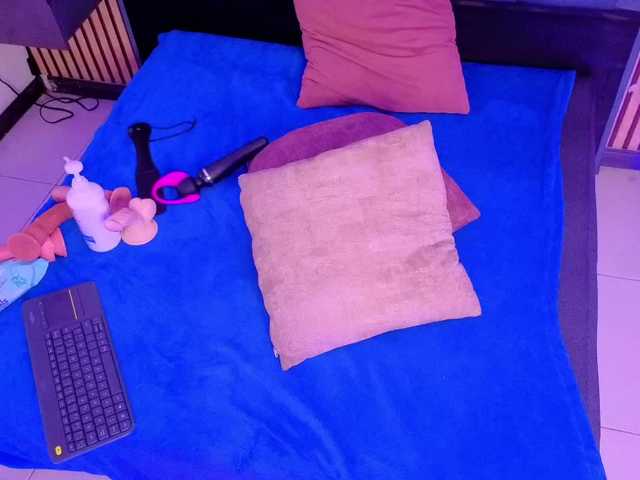 karamoss live cam on BongaCams