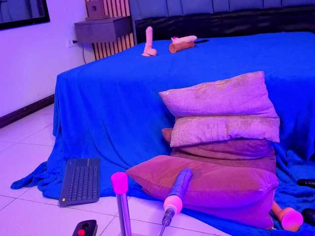 karamoss live cam on BongaCams
