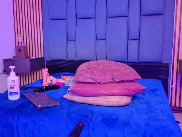 karamoss live cam on BongaCams