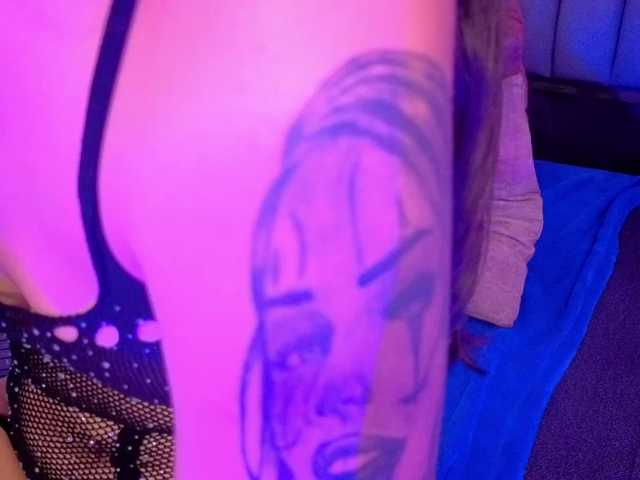 karamoss live cam on BongaCams