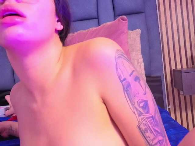karamoss live cam on BongaCams