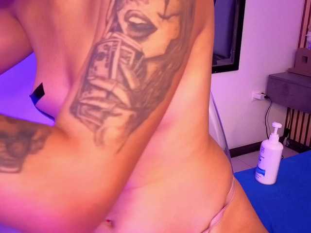 karamoss live cam on BongaCams