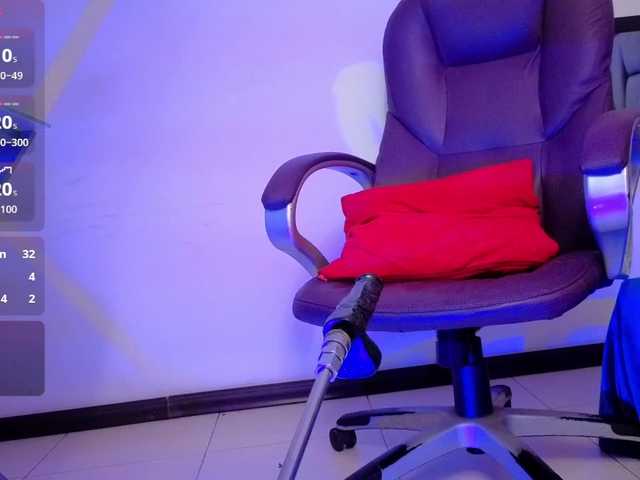 karamoss live cam on BongaCams