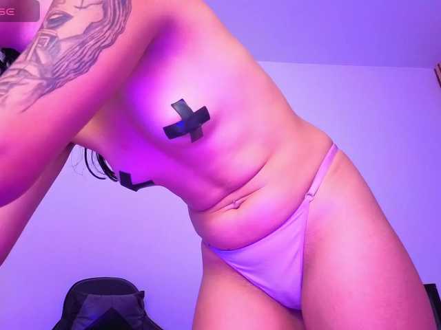 karamoss live cam on BongaCams