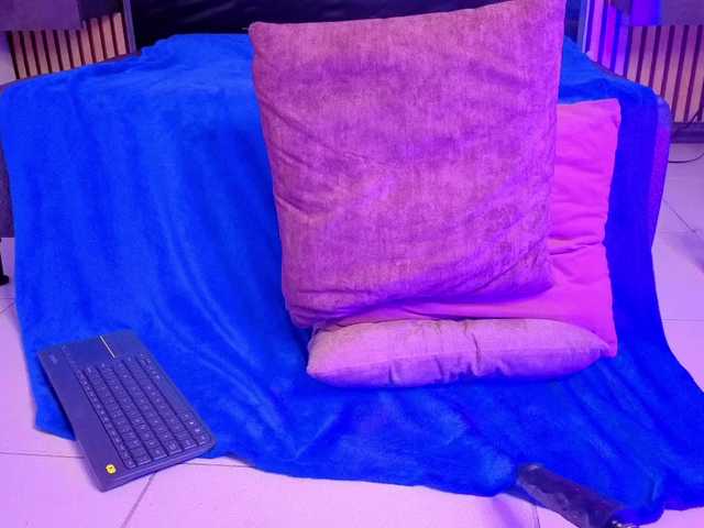 karamoss live cam on BongaCams