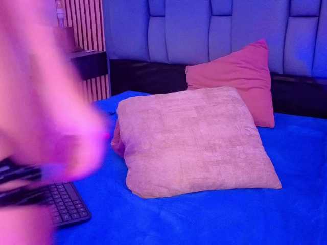 karamoss live cam on BongaCams