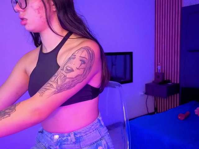 karamoss live cam on BongaCams