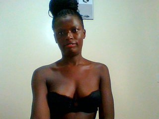 Bella-22's Live Webcam