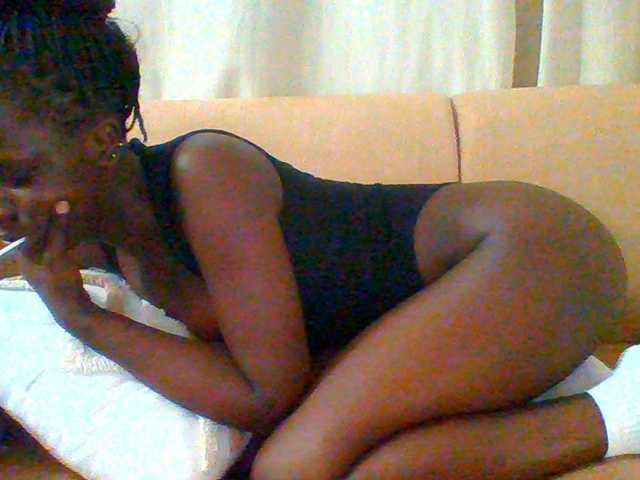 Bella-22 live cam on BongaCams