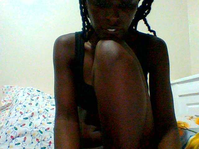 Bella-22 live cam on BongaCams