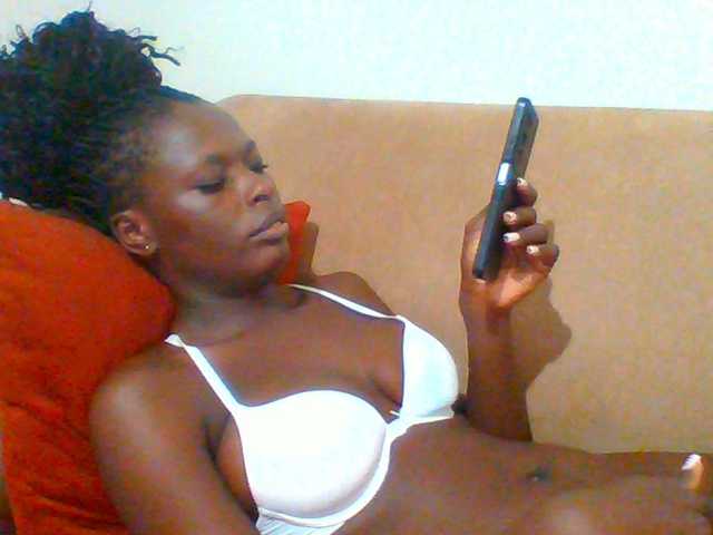 Bella-22, en vivo ahora en BongaCams