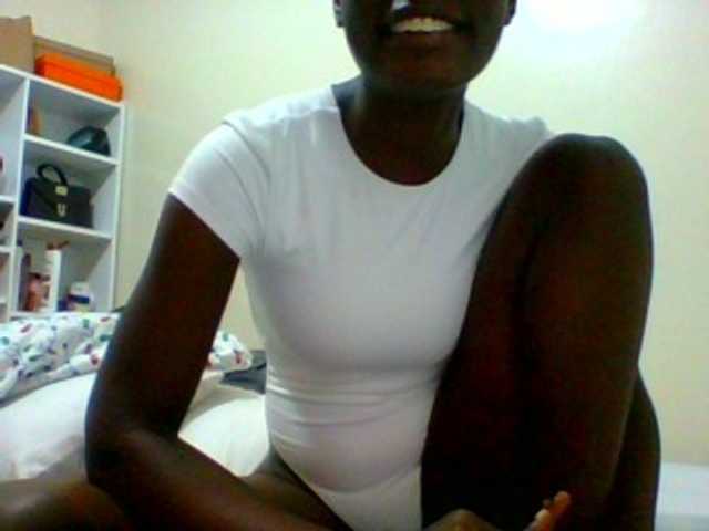 Bella-22 live cam preview