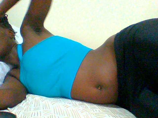 Bella-22 live cam on BongaCams