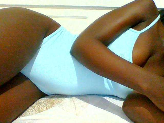 Bella-22 live cam on UnifiedCams