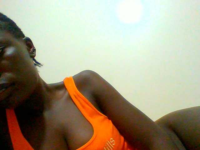 Bella-22 live cam preview