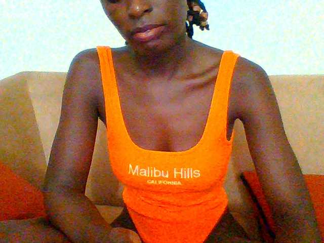 Bella-22 live cam on BongaCams