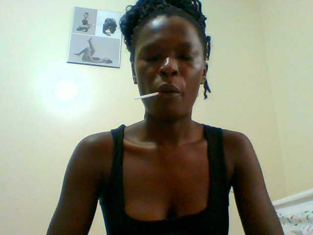 Bella-22 live cam on BongaCams