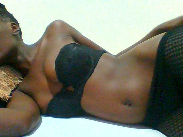 Bella-22 live webcam show