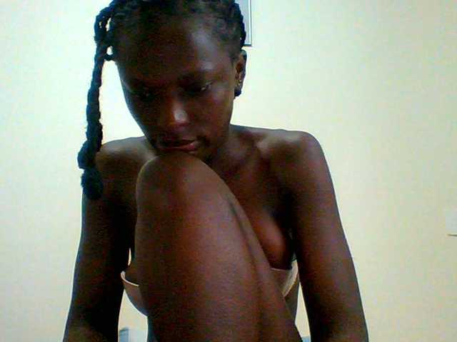 Bella-22 live cam on BongaCams