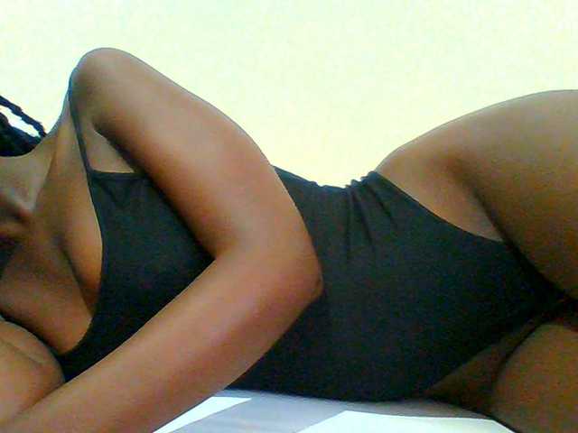 Bella-22 live cam on BongaCams