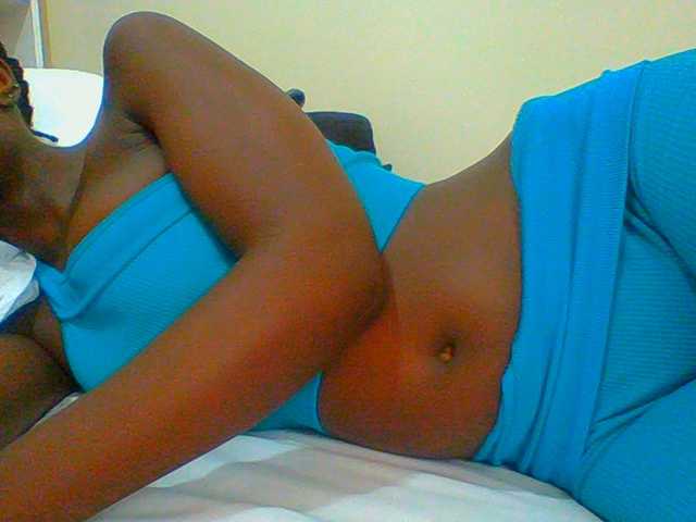 Bella-22 live cam preview