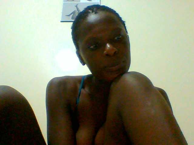 Bella-22 live cam on BongaCams