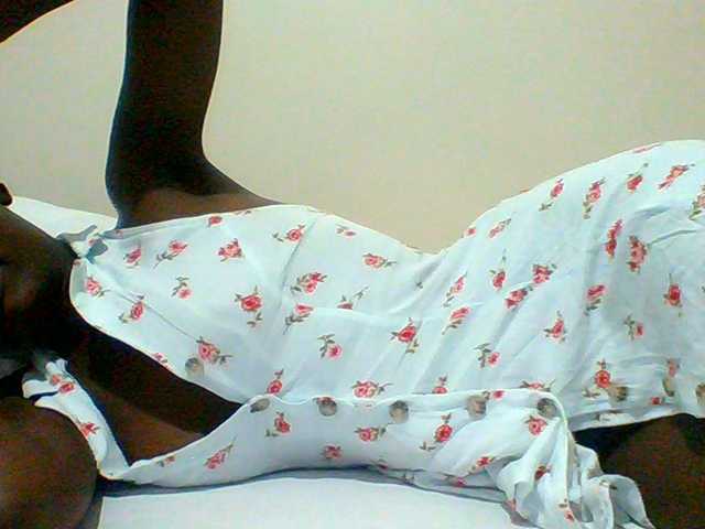 Bella-22 live cam on BongaCams