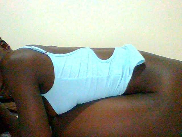 Bella-22 live cam on BongaCams