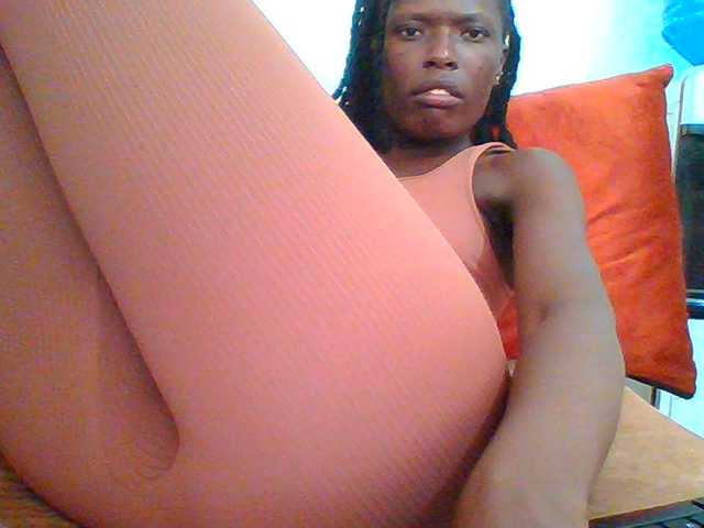 Bella-22 live cam on BongaCams