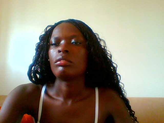 Bella-22, live now on BongaCams