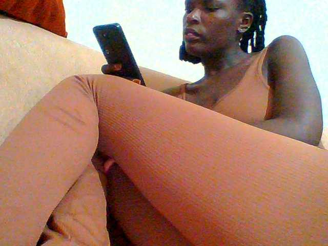 Bella-22 live cam on BongaCams