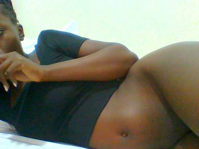 Bella-22 live cam on BongaCams