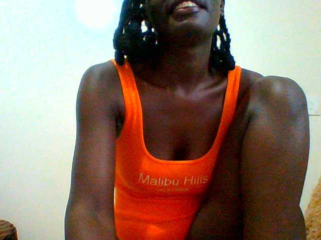 Bella-22 live cam on BongaCams