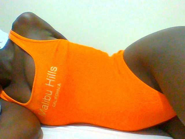 Bella-22 live cam on BongaCams
