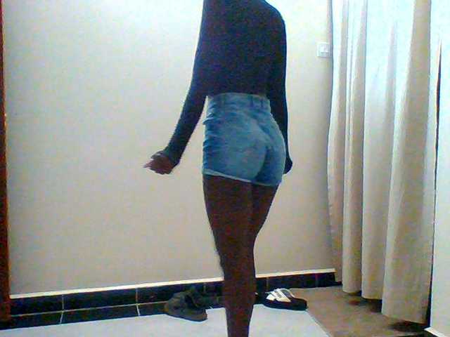 Bella-22 live cam on BongaCams