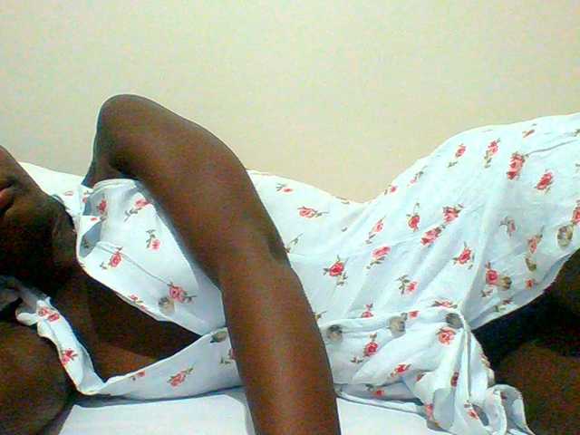 Bella-22 live webcam show