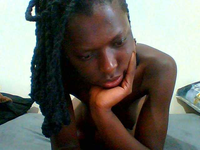 Bella-22 live cam on BongaCams
