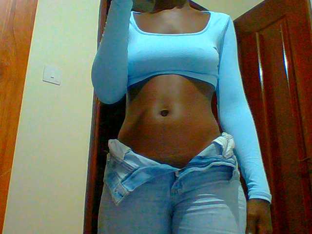 Bella-22 live cam preview