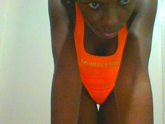 Bella-22 live cam preview