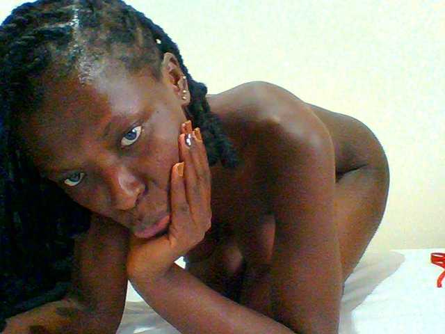 Bella-22 live webcam show