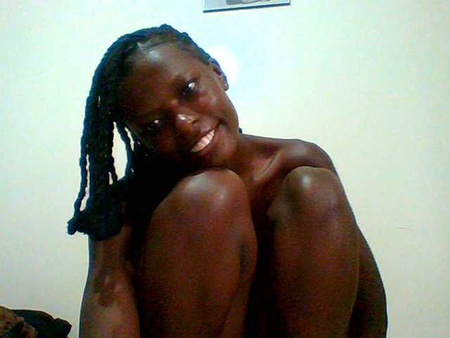 Bella-22 live cam on BongaCams