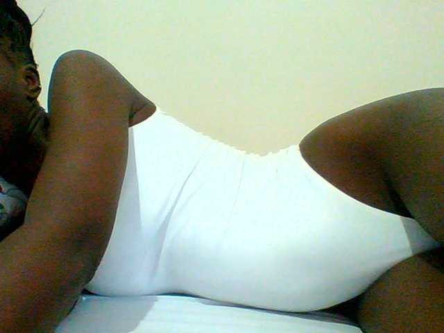 Bella-22 live cam on BongaCams