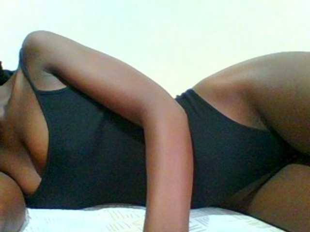 Bella-22 live cam on BongaCams