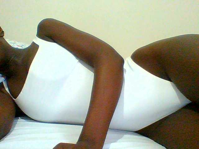 Bella-22 live webcam show