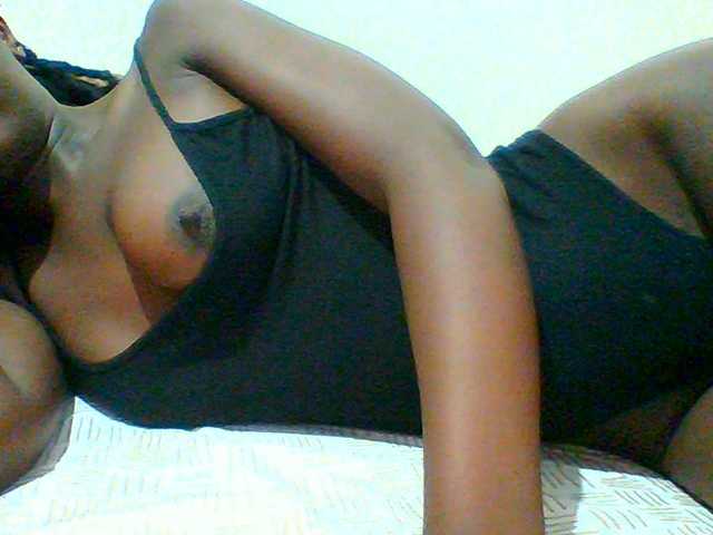 Bella-22 live cam
