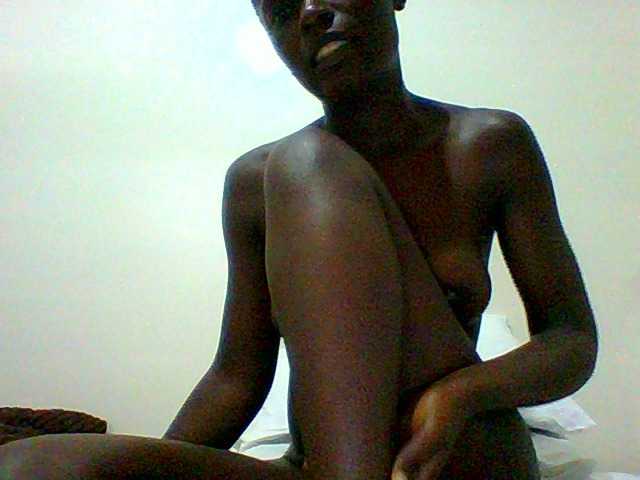 Bella-22 live cam on BongaCams