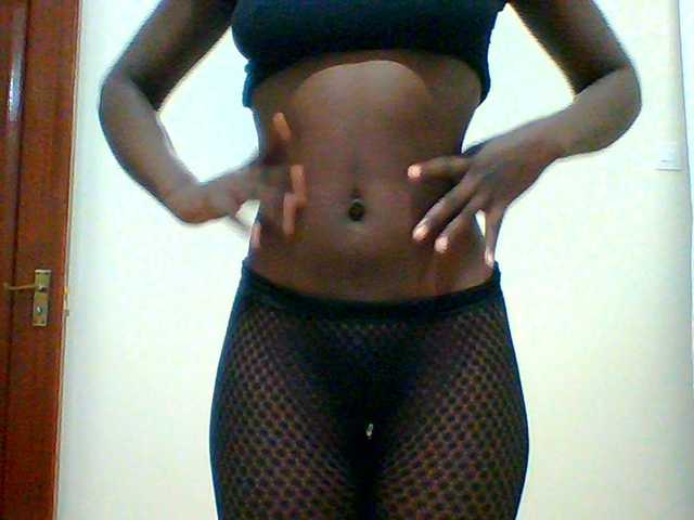 Bella-22 live cam on BongaCams