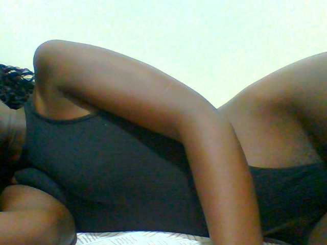 Bella-22 live cam on BongaCams