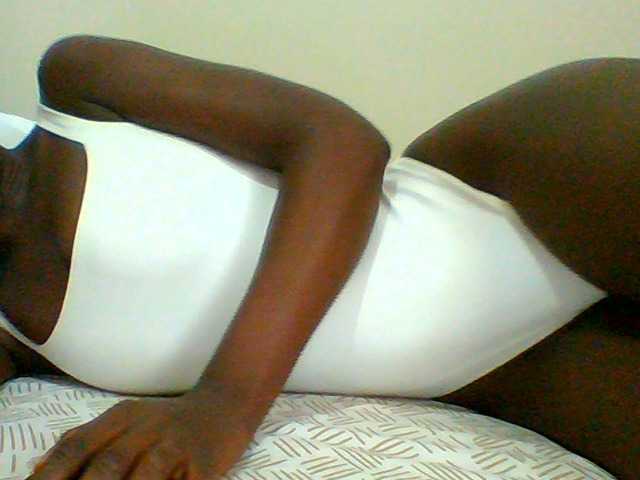 Bella-22 live cam on BongaCams