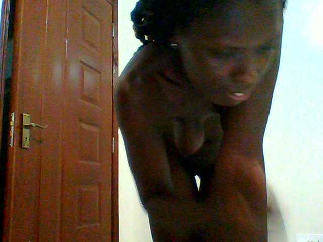 Bella-22 live cam on BongaCams